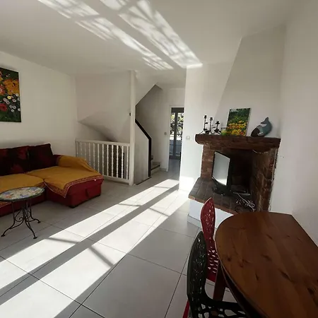 Duplex A Port Avec Balcons Et Parking - Fr-1-868-15 Διαμέρισμα Grimaud