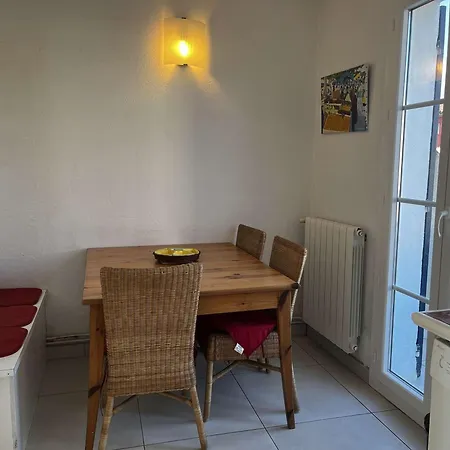 شقة Duplex A Port Avec Balcons Et Parking - Fr-1-868-15 *