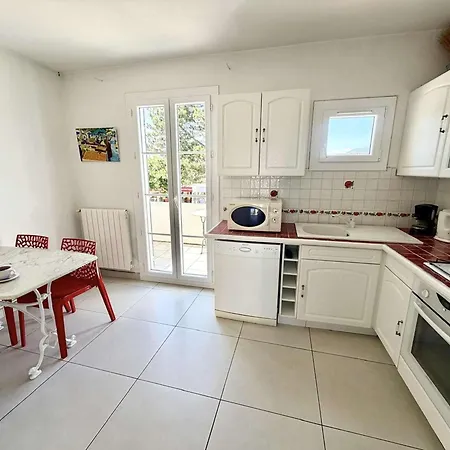 Duplex A Port Avec Balcons Et Parking - Fr-1-868-15 Διαμέρισμα Grimaud