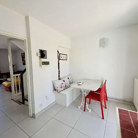 Duplex A Port Avec Balcons Et Parking - Fr-1-868-15 Διαμέρισμα *