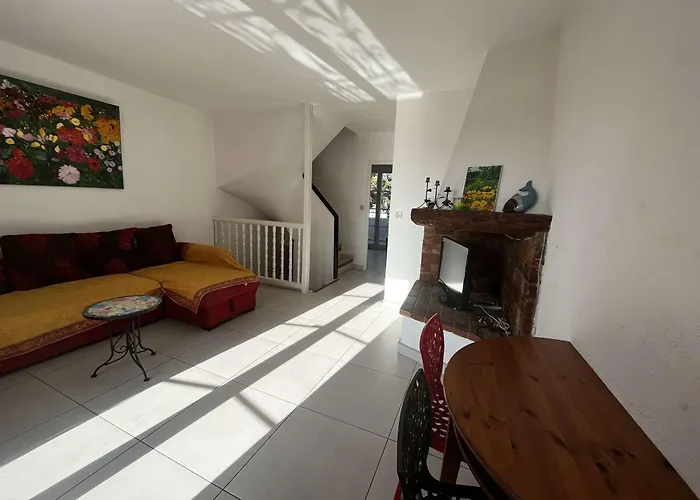 Duplex A Port Avec Balcons Et Parking - Fr-1-868-15 Διαμέρισμα Grimaud